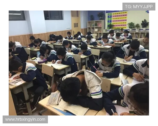 韩德龙与曹芳的对决：谁能在这场较量中脱颖而出赢得荣耀